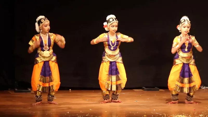 BHARATNATYAM DANCE CLASS