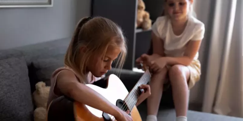 Group Online Guitar Lessons For Children