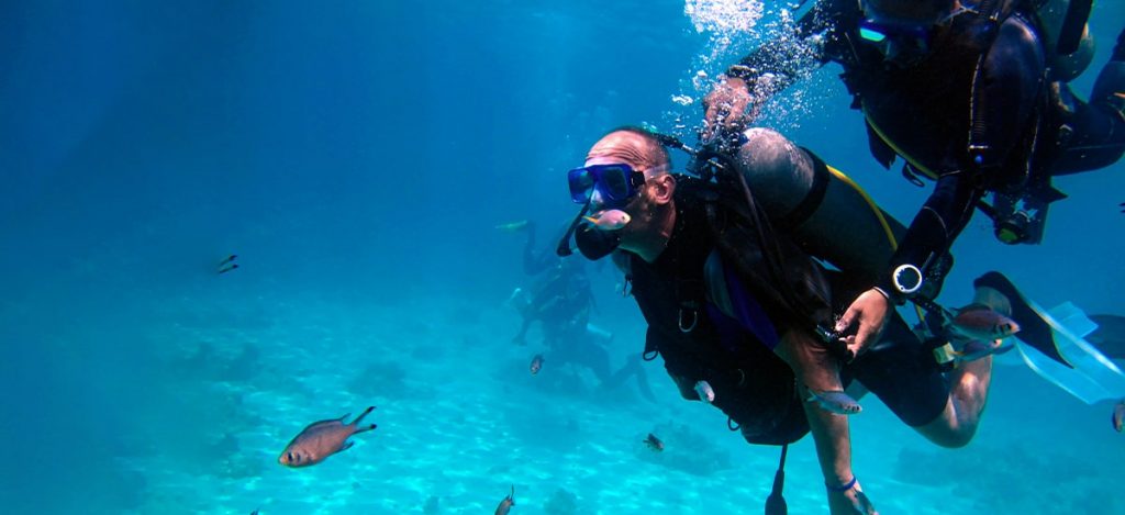 scuba diving in dubai - pursueit