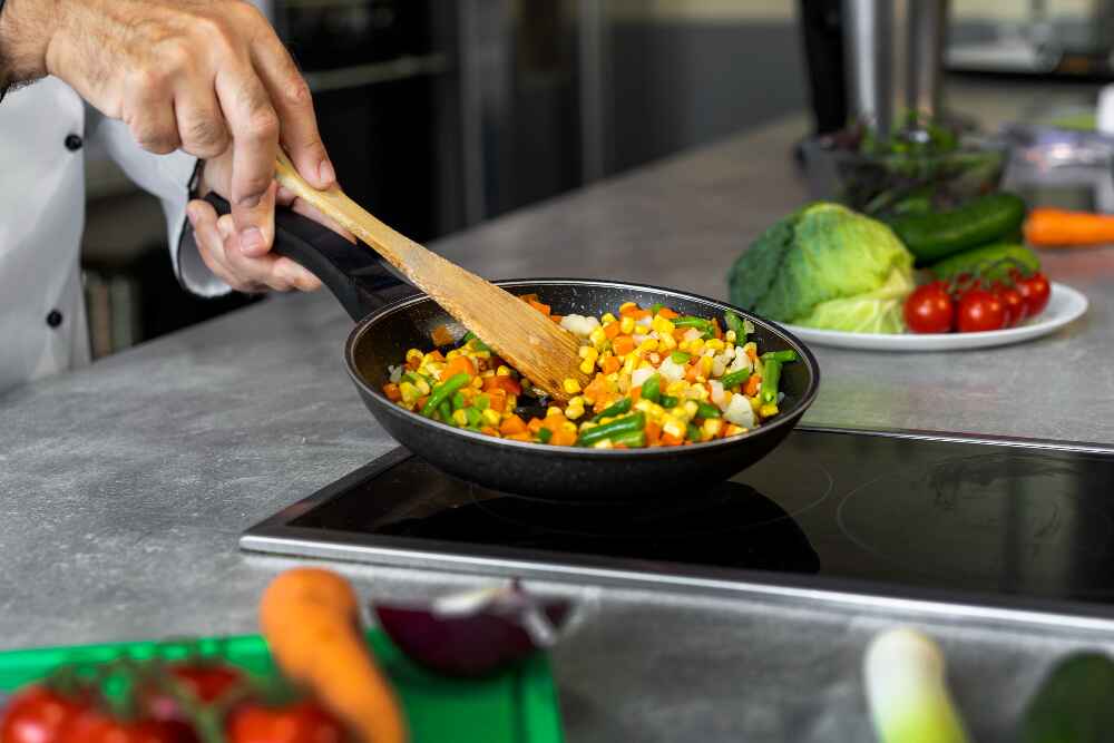 Kitchen Basics: Essential Cooking Techniques for Beginners 